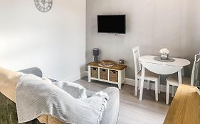 The Rosebery Retreat By The Castle 1-Bed Apartment